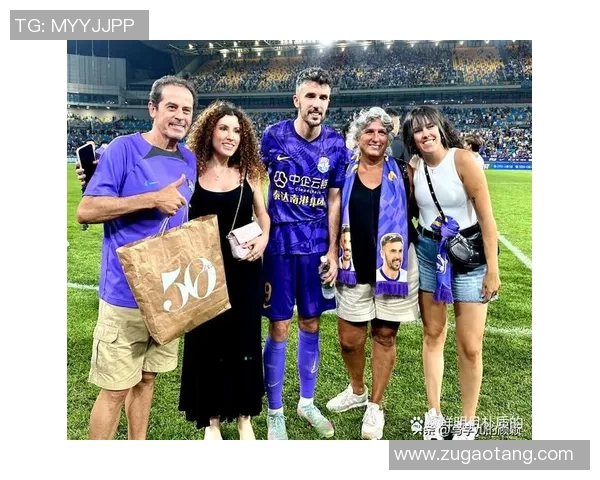 足球明星翻包视频揭秘背后故事与真实生活的另一面 足球明星翻包视频揭秘背后故事与真实生活的另一面